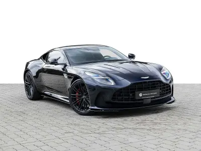 Neu Aston Martin DB12 680 PS (500 kW) 2026 Ultramarine black Coupé