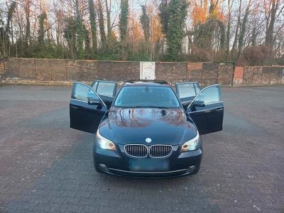 Gebraucht BMW 530 235 PS (172 kW) 2007 Blau Kombi