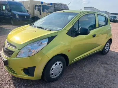 Gebraucht Chevrolet Spark LS 82 PS (60 kW) 2011 Grün Kleinwagen