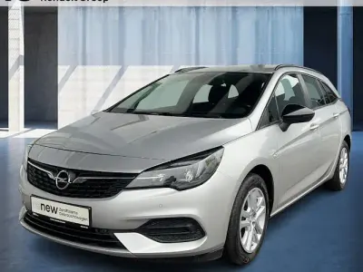 Używany Opel Astra Edition 105 KM (77 kW) 2022 Srebrny Hatchback