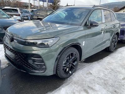 Cipressino grün metallic Neu 2026 VW Tiguan R-line SUV | 53.445 € (Guter Preis)