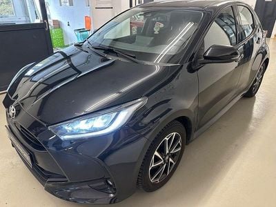 Schwarz Gebraucht 2021 Toyota Yaris Team Limousine | 13.990 € (Fairer Preis)