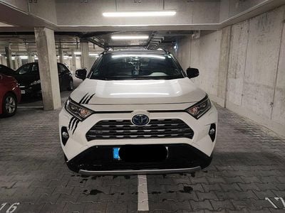 Weiß Gebraucht 2020 Toyota RAV4 Hybrid Style SUV | 29.999 € (Fairer Preis)