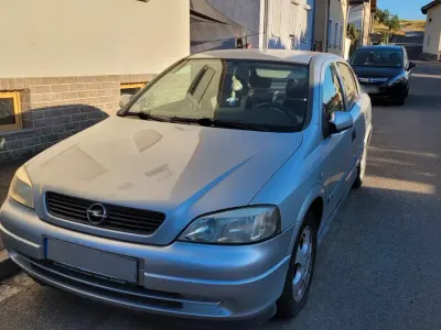 Gebraucht Opel Astra 100 PS (73 kW) 2000 Silber Limousine