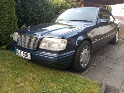 Gebraucht Mercedes E320 220 PS (161 kW) 1995 Blau Cabrio