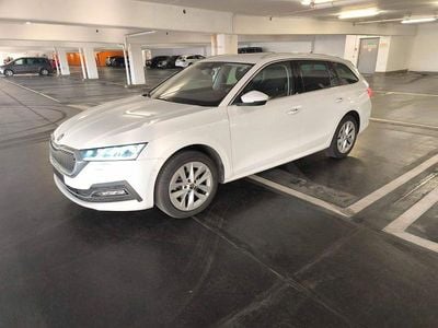 Weiß Gebraucht 2021 Skoda Octavia Style Limousine | 15.890 € (Fairer Preis)