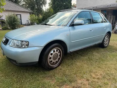 Gebraucht Audi A3 Ambiente 102 PS (75 kW) 2001 Blau Kleinwagen
