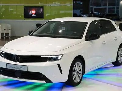 Begagnad Opel Astra Elegance 131 HK (96 kW) 2023 Vit Sedan