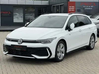 Gebraucht VW Golf VIII R-line 204 PS (150 kW) 2025 Weiß Kombi