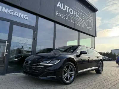 Gebraucht VW Arteon R-line 218 PS (160 kW) 2023 Deep black perleffekt Kombi
