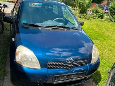 Gebraucht Toyota Yaris 68 PS (50 kW) 2001 Blau Kleinwagen