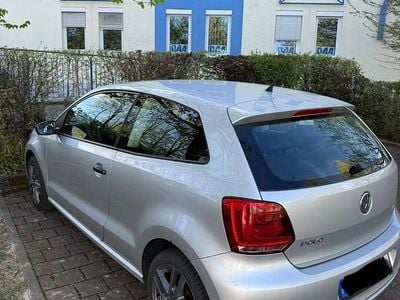 Gebraucht VW Polo 75 PS (55 kW) 2013 Silber Kleinwagen