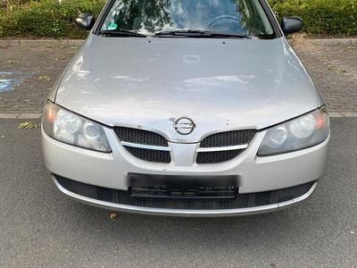 Nissan Almera