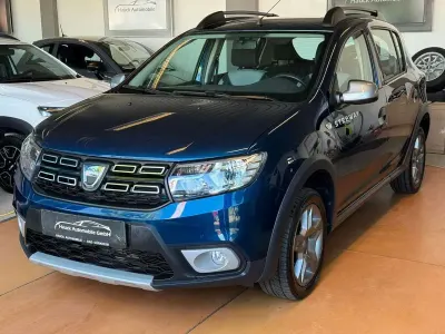 Usata Dacia Sandero Essentiel 73 CV (53 kW) 2019 Blu Berlina