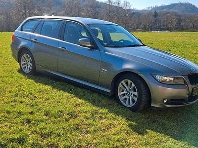 Gebraucht BMW 320 Sport Line 177 PS (130 kW) 2009 Grau Kombi