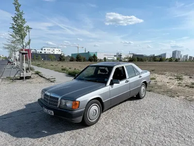 Brugt Mercedes 190 122 HK (89 kW) 1992 Grå Sedan