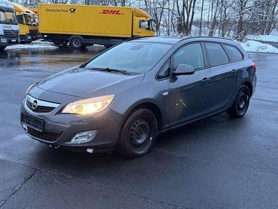 Grau Gebraucht 2011 Opel Astra Design Edition Kombi | 2.499 € (Fairer Preis)