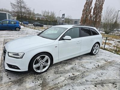 Weiß Gebraucht 2013 Audi A4 S-Line Kombi | 10.300 € (Fairer Preis)