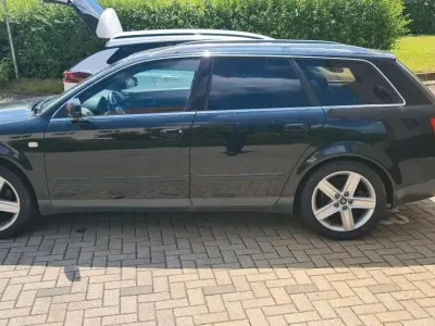 Gebraucht Audi A4 101 PS (74 kW) 2003 Schwarz Kombi