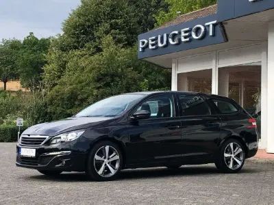 Gebraucht Peugeot 308 Active 131 PS (96 kW) 2015 Lackierung schwarz perla nera/ Kombi