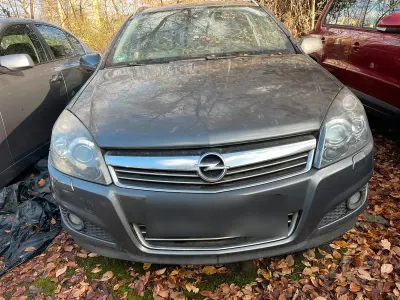 Usata Opel Astra 125 CV (91 kW) 2011 Grigio Station wagon