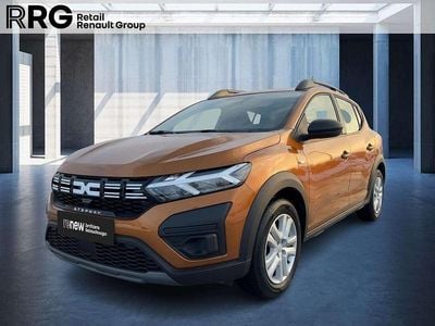 Gebraucht Dacia Sandero Essentiel 101 PS (74 kW) 2024 Orange Limousine