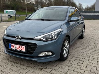 gebraucht Hyundai i20 blue Passion*NAVI*TEMPO*SHZ*1.HAND