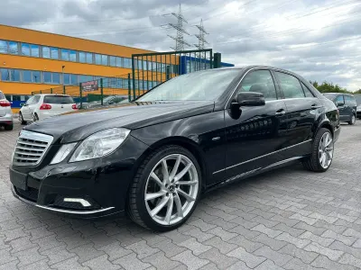 Gebraucht Mercedes E350 292 PS (214 kW) 2009 Schwarz Limousine