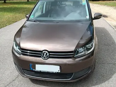 Gebraucht VW Touran Comfortline 105 PS (77 kW) 2010 Braun Van / Kleinbus
