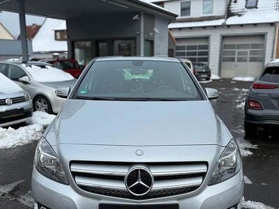 Gebraucht Mercedes B180 AMG 109 PS (80 kW) 2014 Silber Van / Kleinbus