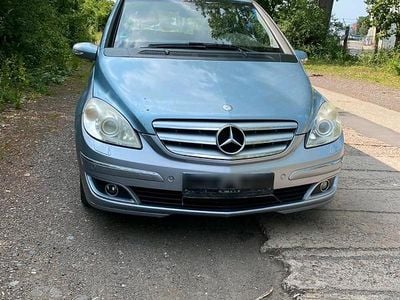 Mercedes B200