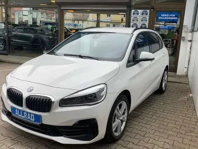 Gebraucht BMW 220 Active Tourer Advantage 190 PS (139 kW) 2019 Alpinweiss Van / Kleinbus