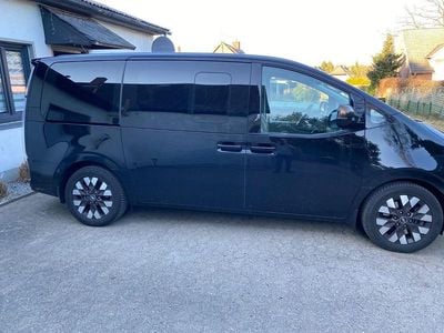 Gebraucht Hyundai Staria Signature 177 PS (130 kW) 2023 Schwarz Van / Kleinbus