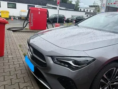 Gebraucht Mercedes CLA180 Advanced 136 PS (100 kW) 2023 Grau Limousine
