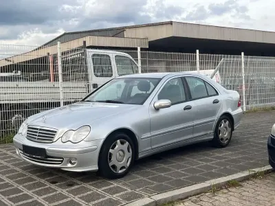 Gebraucht Mercedes C180 Elegance 143 PS (105 kW) 2006 Silber Limousine