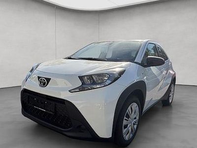 Neu Toyota Aygo X Business Edition 72 PS (52 kW) 2025 Weiß SUV
