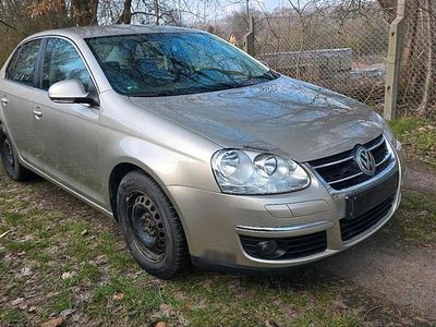 Gebraucht VW Jetta 101 PS (74 kW) 2006 Gold Limousine