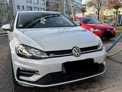 Gebraucht VW Golf VII R-line 150 PS (110 kW) 2019 Weiß Limousine