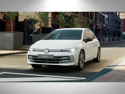 Neu VW Golf VIII Life 150 PS (110 kW) 2026 Pure white uni Limousine