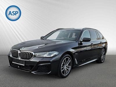 Grau (sophistograu brillanteffekt metalli) Gebraucht 2022 BMW 530e M Sport Kombi | 34.890 € (Guter Preis)