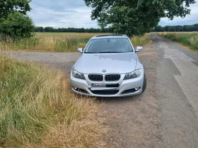 Gebraucht BMW 325 218 PS (160 kW) 2009 Silber Kombi