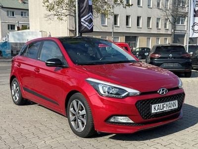 Usata Hyundai i20 Trend 101 CV (74 kW) 2015 Rosso Utilitaria