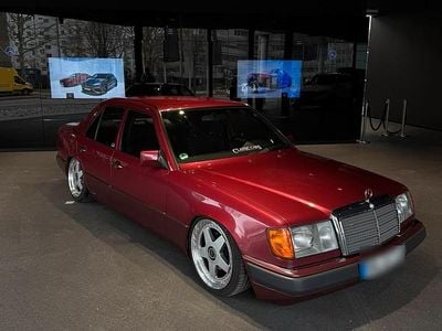 Usata Mercedes E230 136 CV (100 kW) 1991 Rosso Berlina