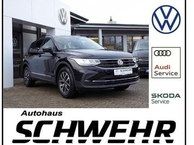 Deep black perleffekt Gebraucht 2023 VW Tiguan Life SUV | 26.990 € (Guter Preis)