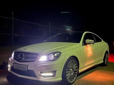 Gebraucht Mercedes C220 AMG line 170 PS (125 kW) 2013 Weiß Coupé