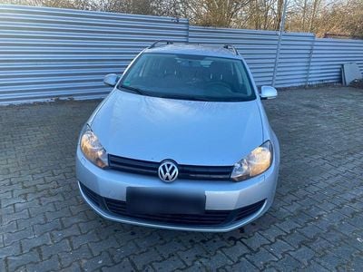 Gebraucht VW Golf VI 102 PS (75 kW) 2010 Silber Kleinwagen