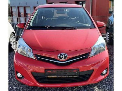 Usata Toyota Yaris Edition 69 CV (50 kW) 2014 Rosso Utilitaria