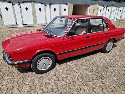Gebraucht BMW 518 105 PS (77 kW) 1985 Rot Limousine