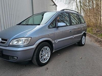 Usata Opel Zafira 125 CV (91 kW) 2004 Verde Monovolume