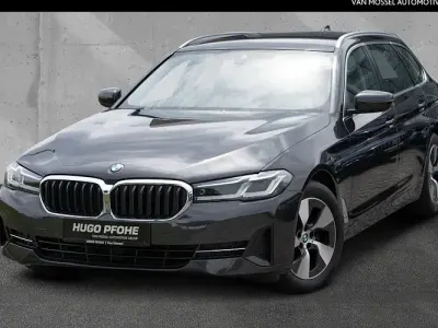 Gebraucht BMW 520 Performance 190 PS (139 kW) 2022 Grau Kombi